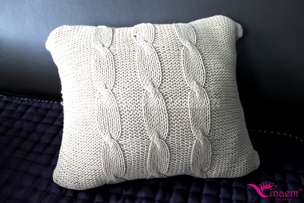 Cushion cover - hand knitting